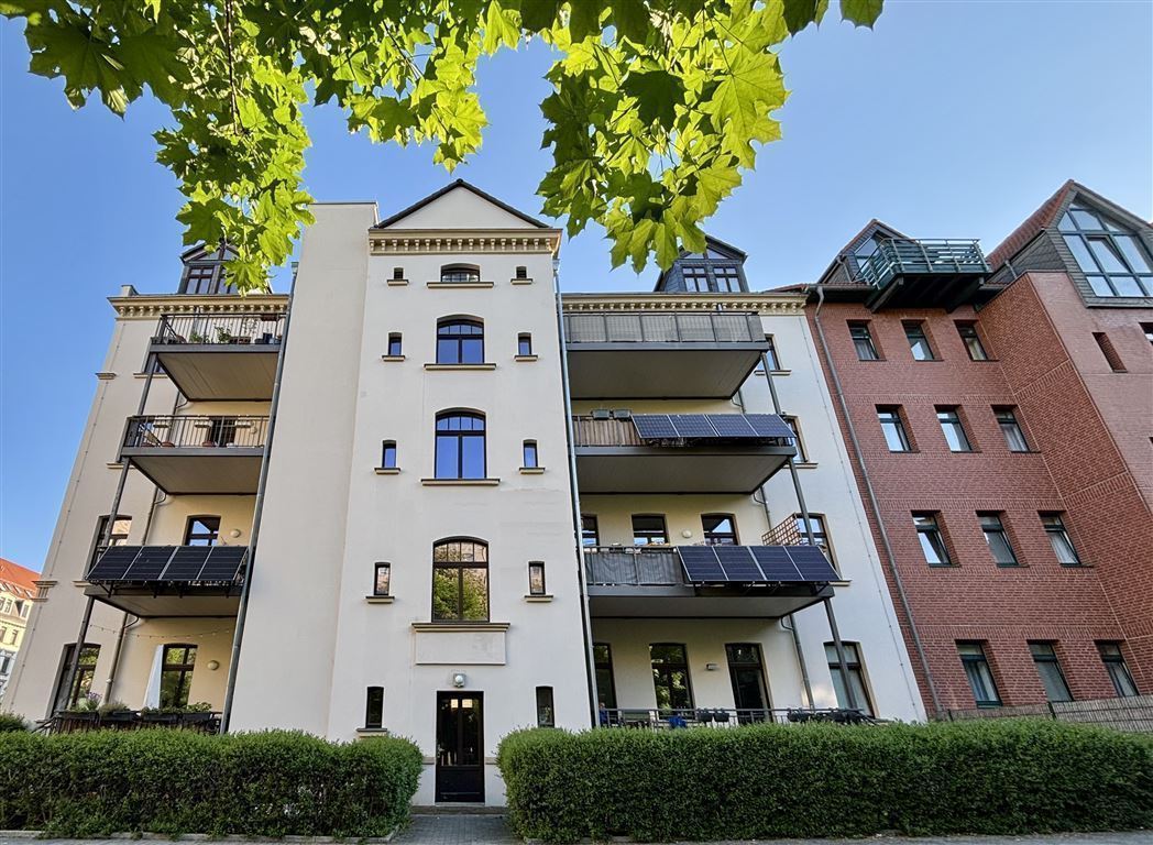 Hausansicht hofseits  (Sommer 2025)