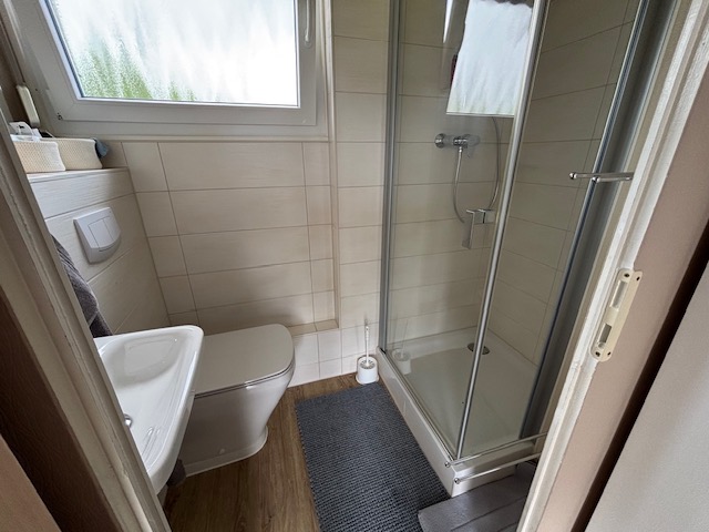 Tageslichtbad mit Dusche