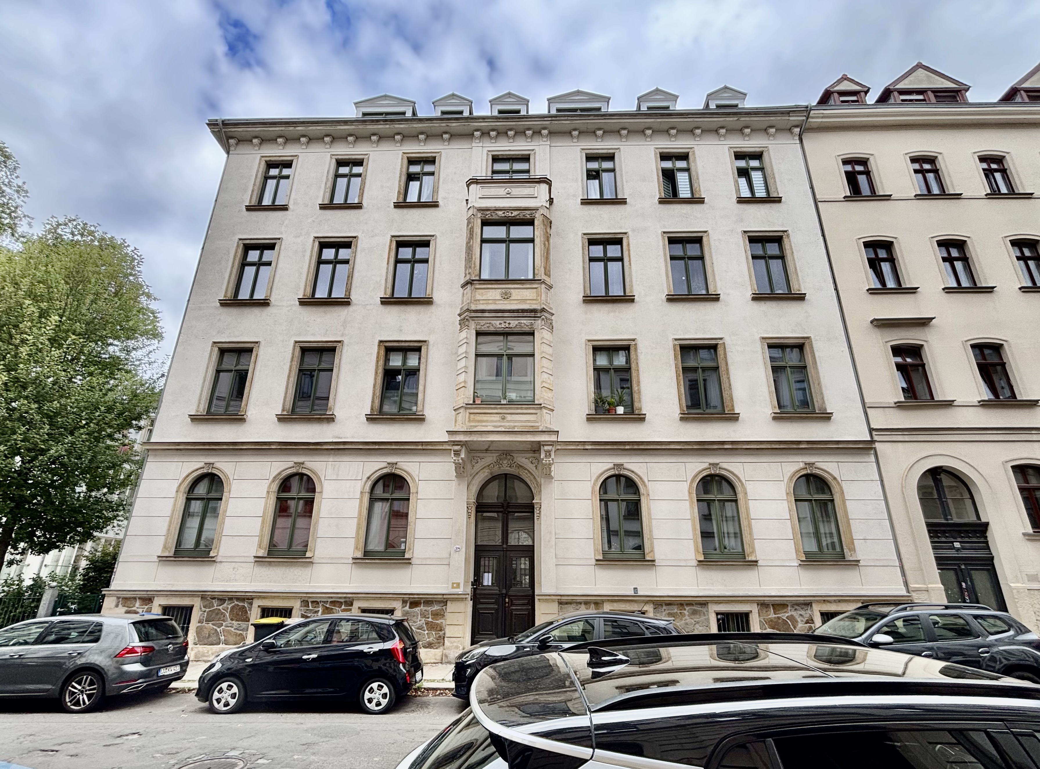 Hausansicht straßenseits