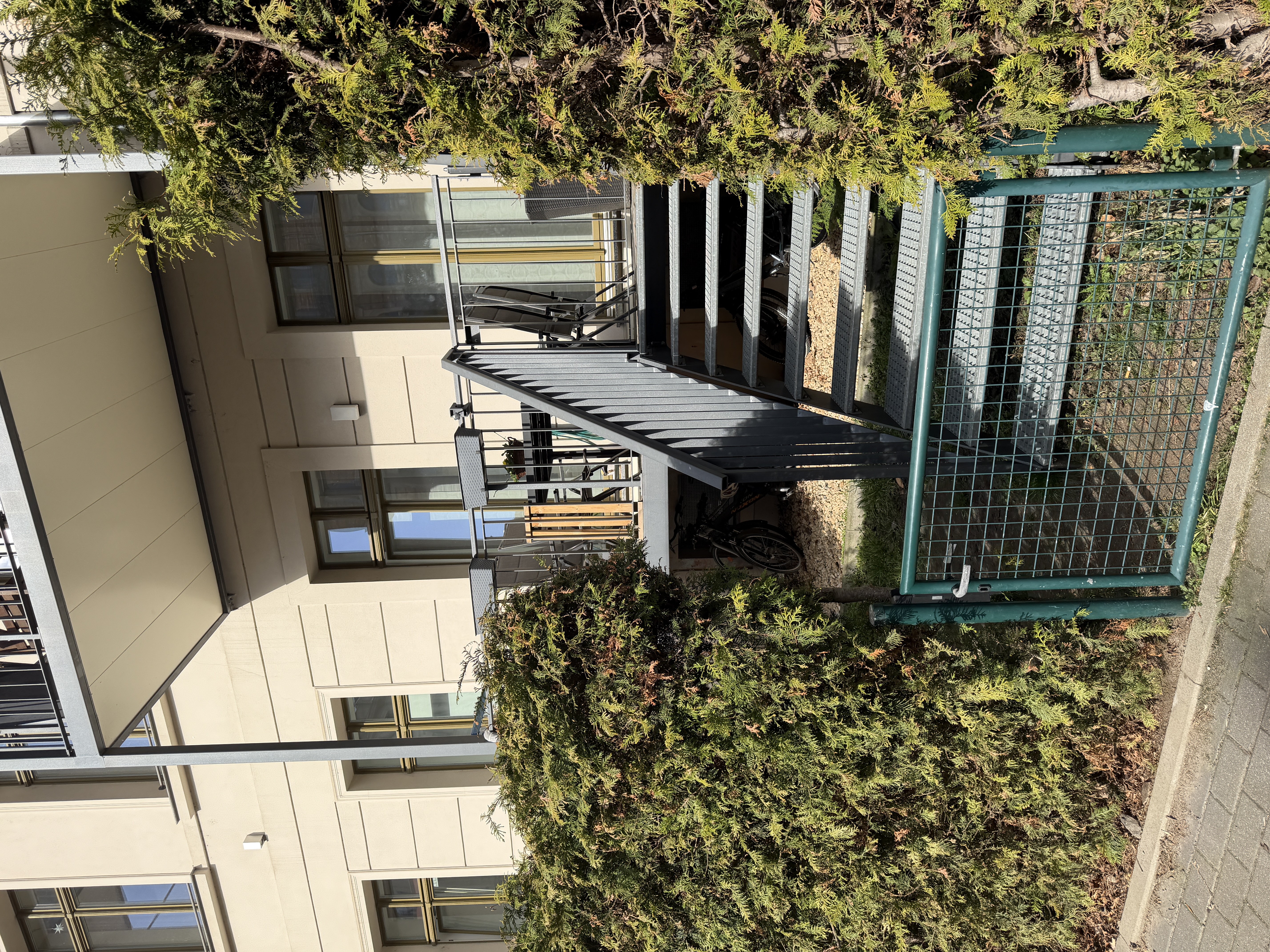 Terrasse mit Gartenanteil