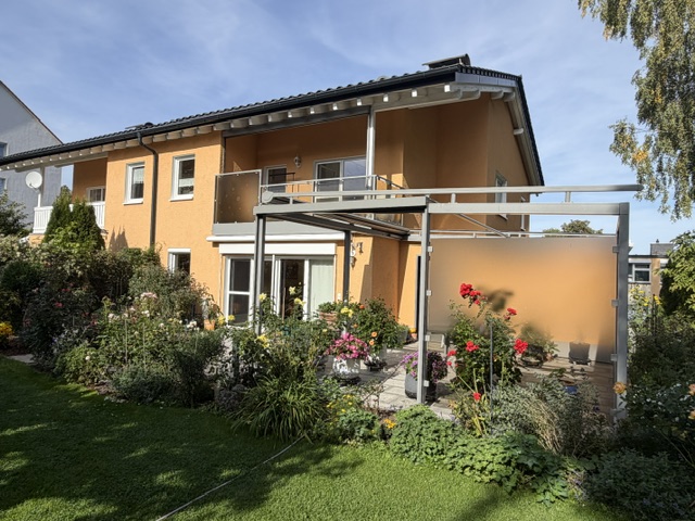 Hausansicht Garten