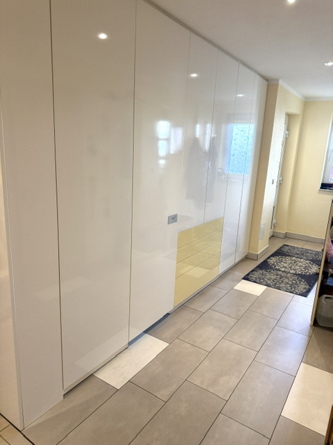 Flur Keller mit Einbauschrank