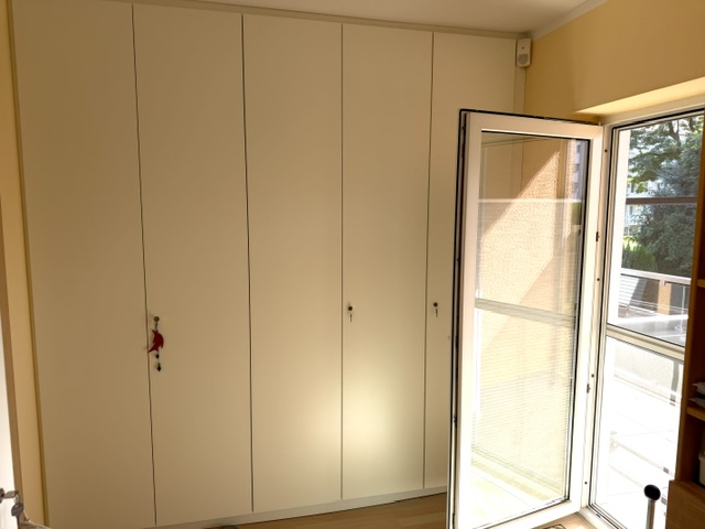Zimmer 6 mit Einbauschrank DG