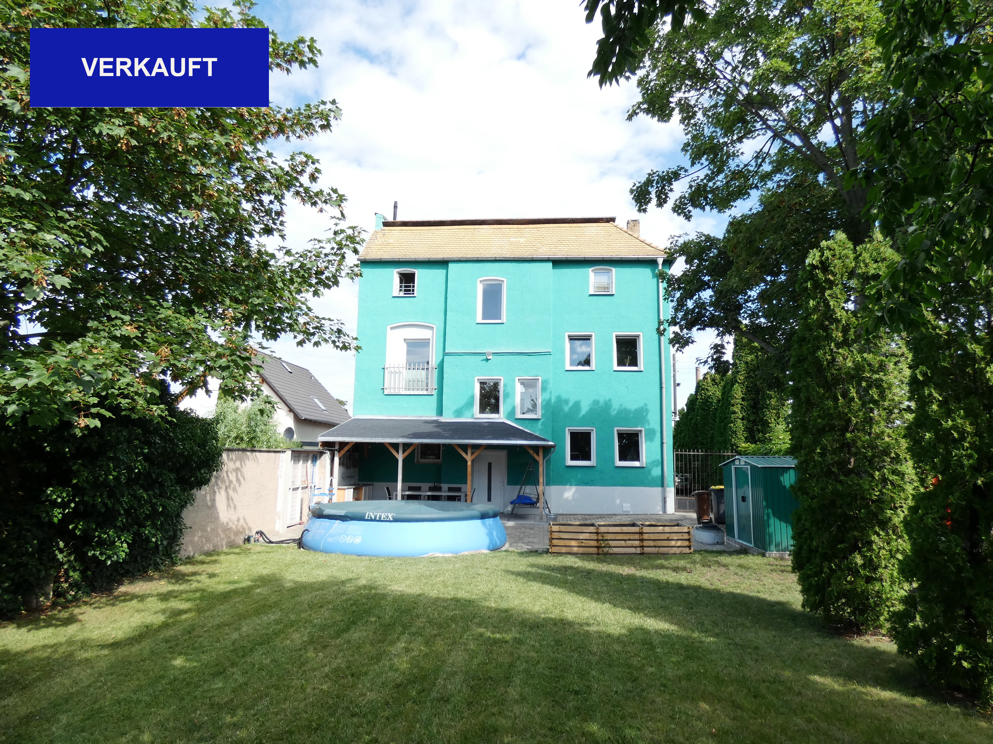 Neu 2016 - Top saniertes EFH, 8 Zi., EBK, 2 Garagen, überdachte Terrasse etc.