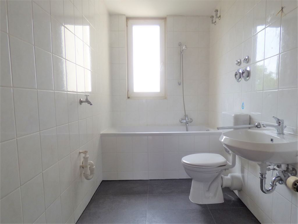 HELLE UND INDIVIDUELLE 2-Raum Whg. in Lindenau, Bad m. Fenster! - Foto 1