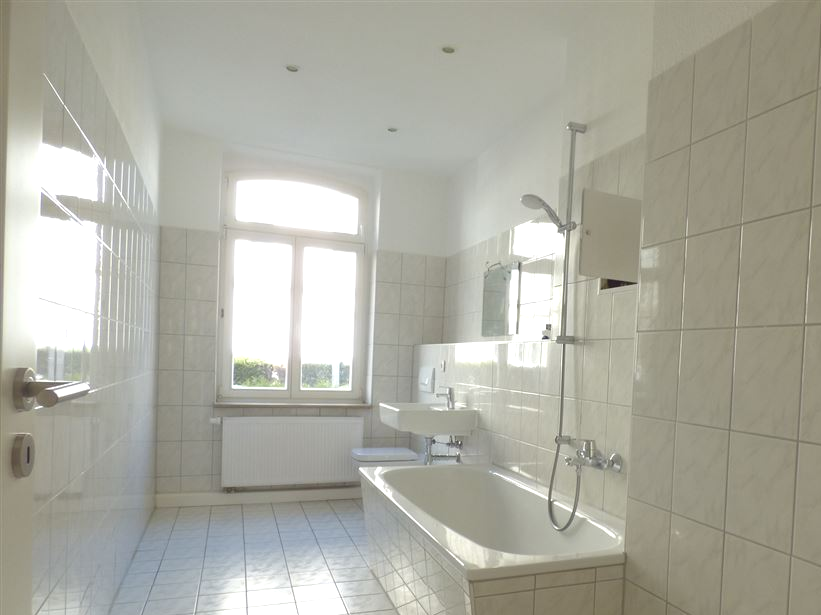 Familien aufgepasst!!! - 3-Raum Whg. in Gohlis, Bad mit Fenster, Wanne, helle Wohnküche! - Foto 1