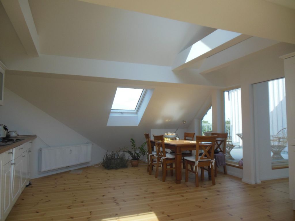 Wunderschöne 4-Zi. Maisonette Whg. mit Dachterrasse | 2 Bäder | Dielenboden | Cabriofenster - Foto 3