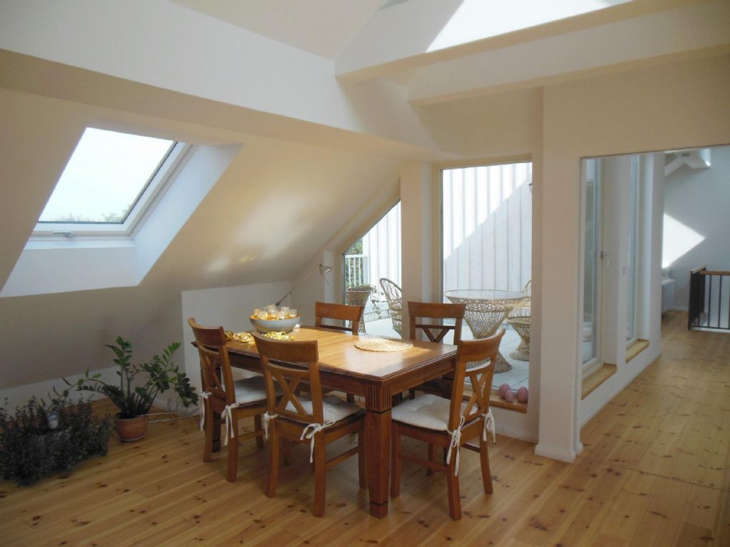 Wunderschöne 4-Zi. Maisonette Whg. mit Dachterrasse | 2 Bäder | Dielenboden | Cabriofenster - Foto 2