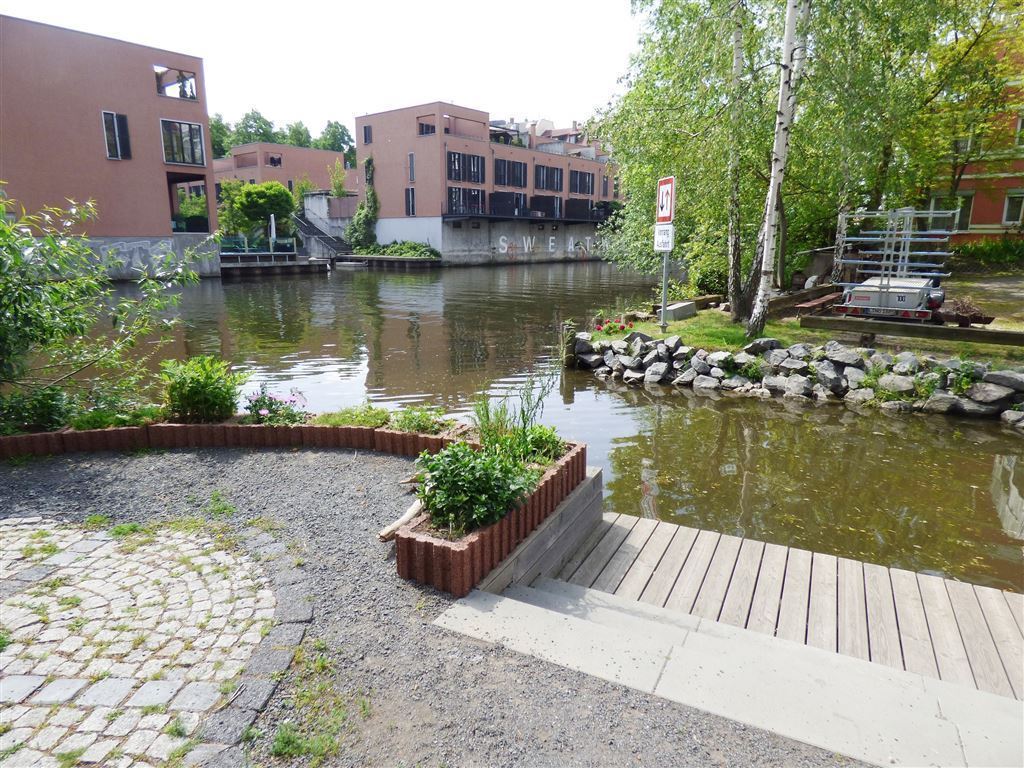 WOHNEN IN DEN ELSTER-LOFTS | Wasserseite | 2 Zi.-Mais.-Whg. mit EBK | Galerie | Balkon und TG-Stellplatz - Photo 2